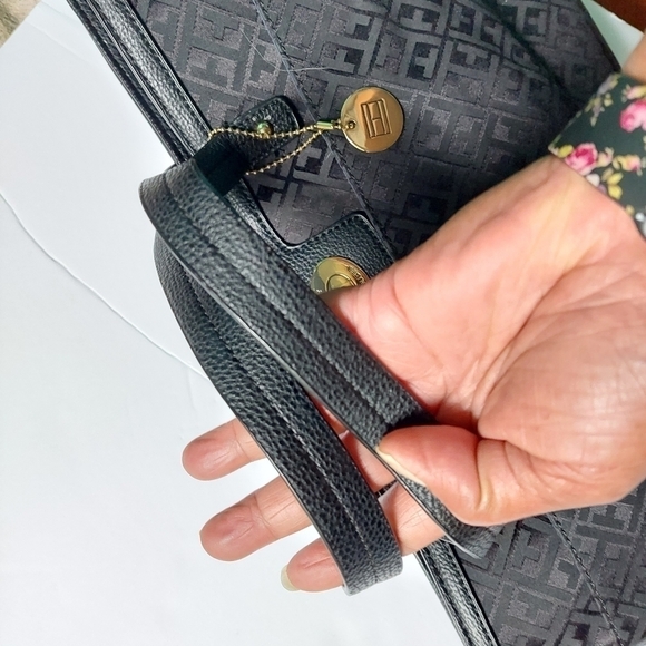 Tommy Hilfiger Black Handbag/Purse - Picture 4 of 16